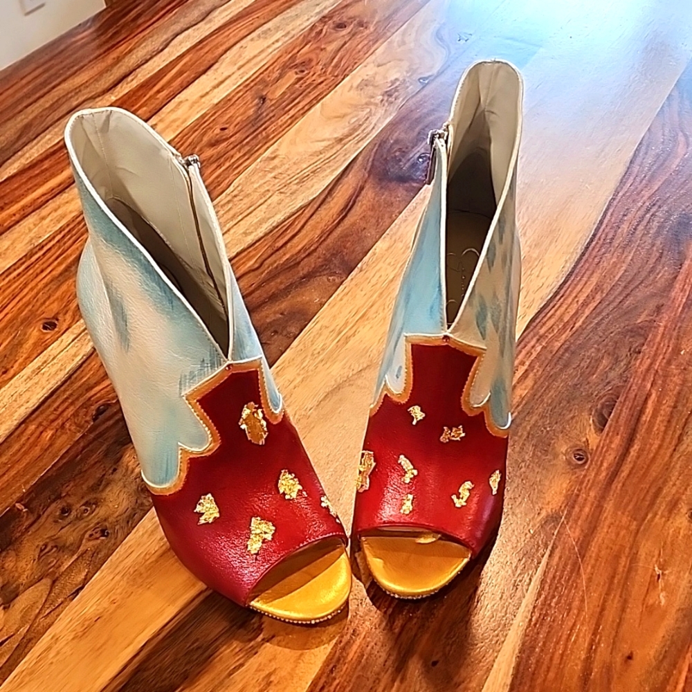 Custom painted, gold leaf encrusted, fashion heels. Jessica Simpson brand. 10